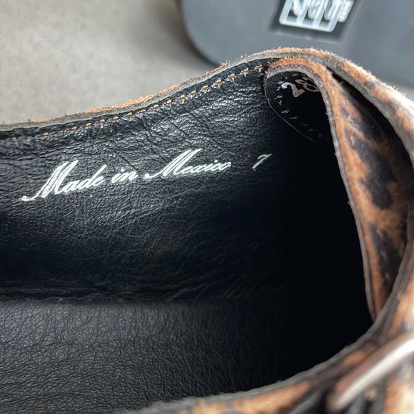 Cartel leather leopard buckle flat shoes - Picture 9 of 9